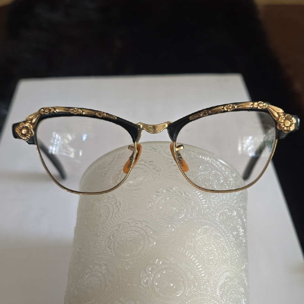 Vintage Black and Gold Cat-Eye Women's Glasses